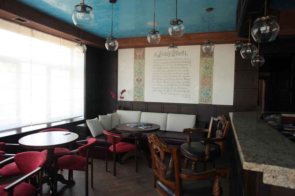 Fontush Boutique Hotel Ивано-Франкивск Екстериор снимка