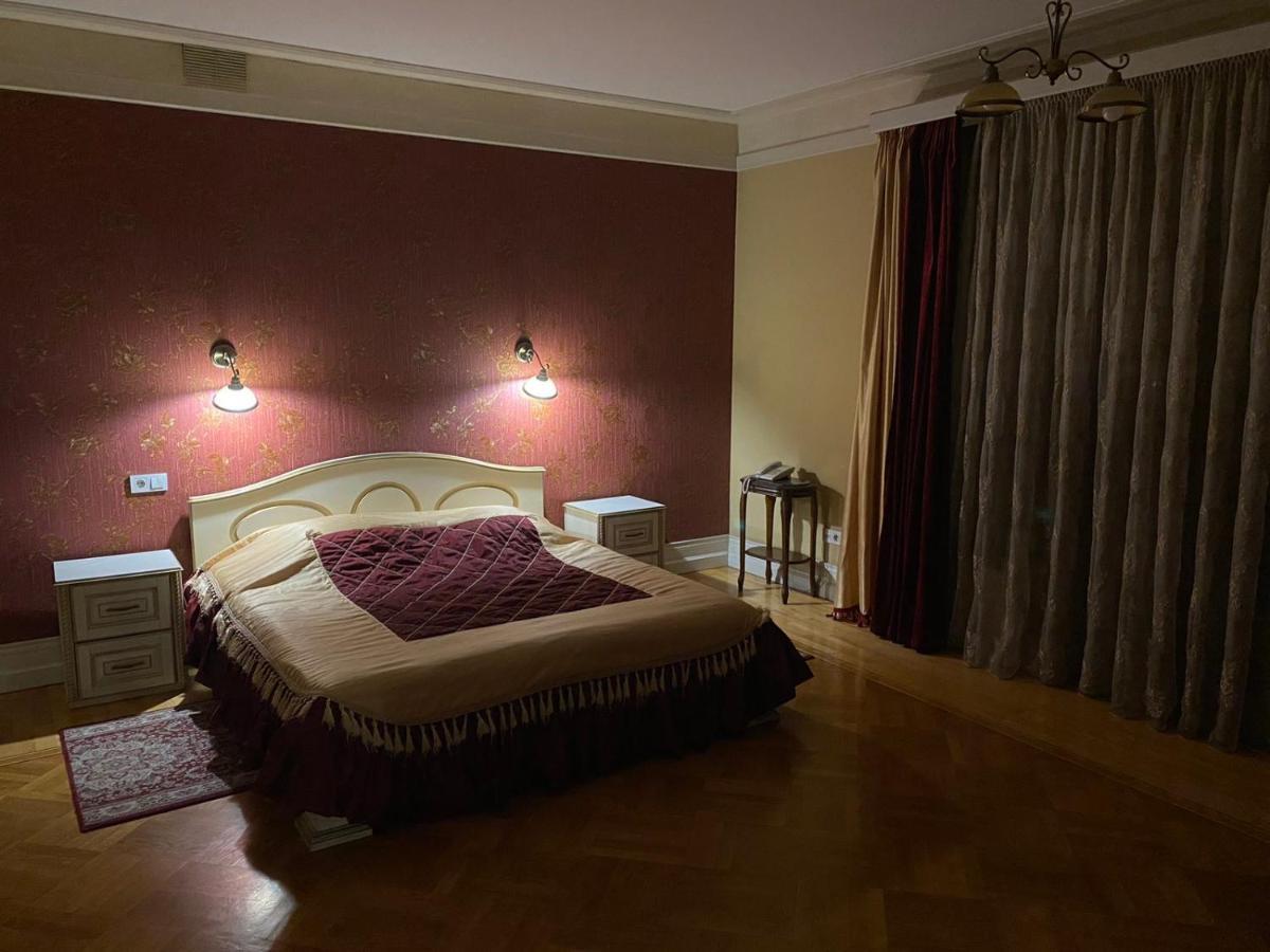 Fontush Boutique Hotel Ивано-Франкивск Екстериор снимка