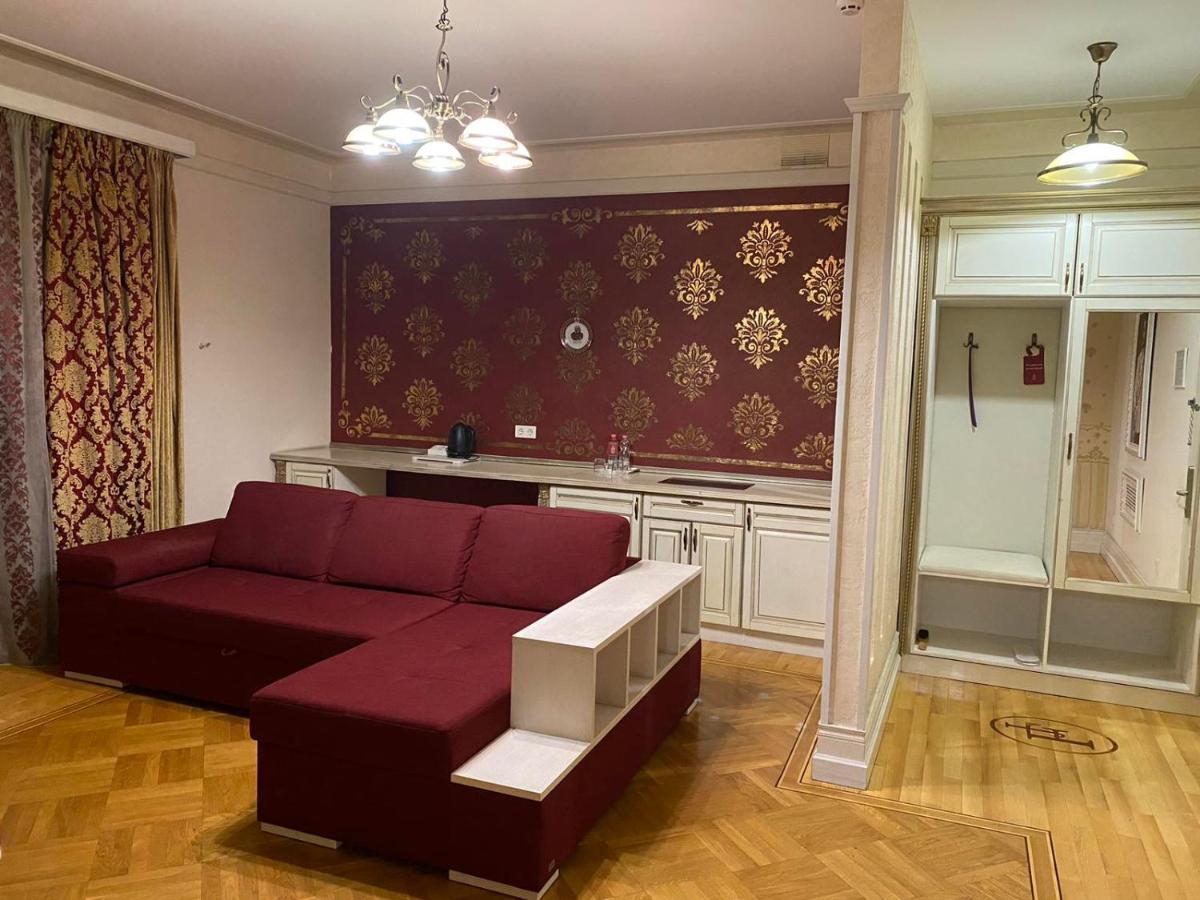 Fontush Boutique Hotel Ивано-Франкивск Екстериор снимка