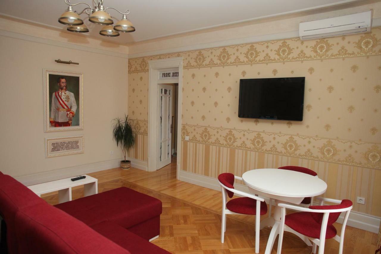 Fontush Boutique Hotel Ивано-Франкивск Екстериор снимка