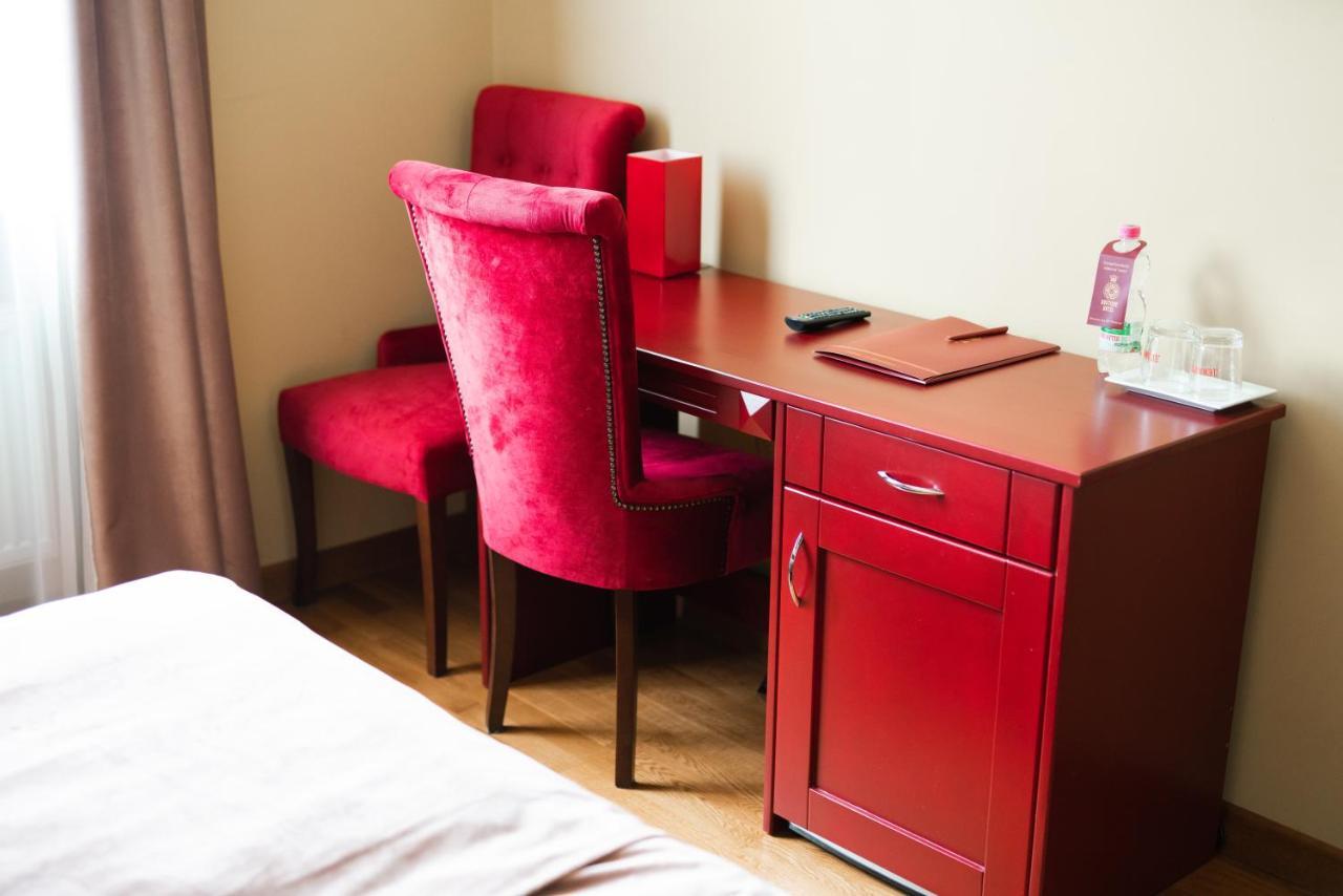 Fontush Boutique Hotel Ивано-Франкивск Екстериор снимка